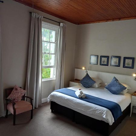 137 High Street Guest House เกรแฮมส์ทาวน์ ภายนอก รูปภาพ