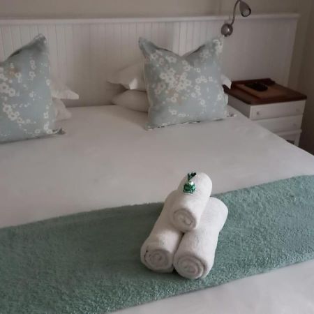 137 High Street Guest House เกรแฮมส์ทาวน์ ภายนอก รูปภาพ