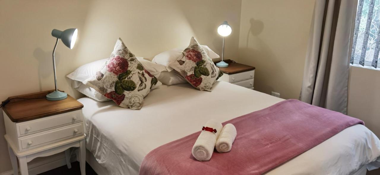 137 High Street Guest House เกรแฮมส์ทาวน์ ภายนอก รูปภาพ