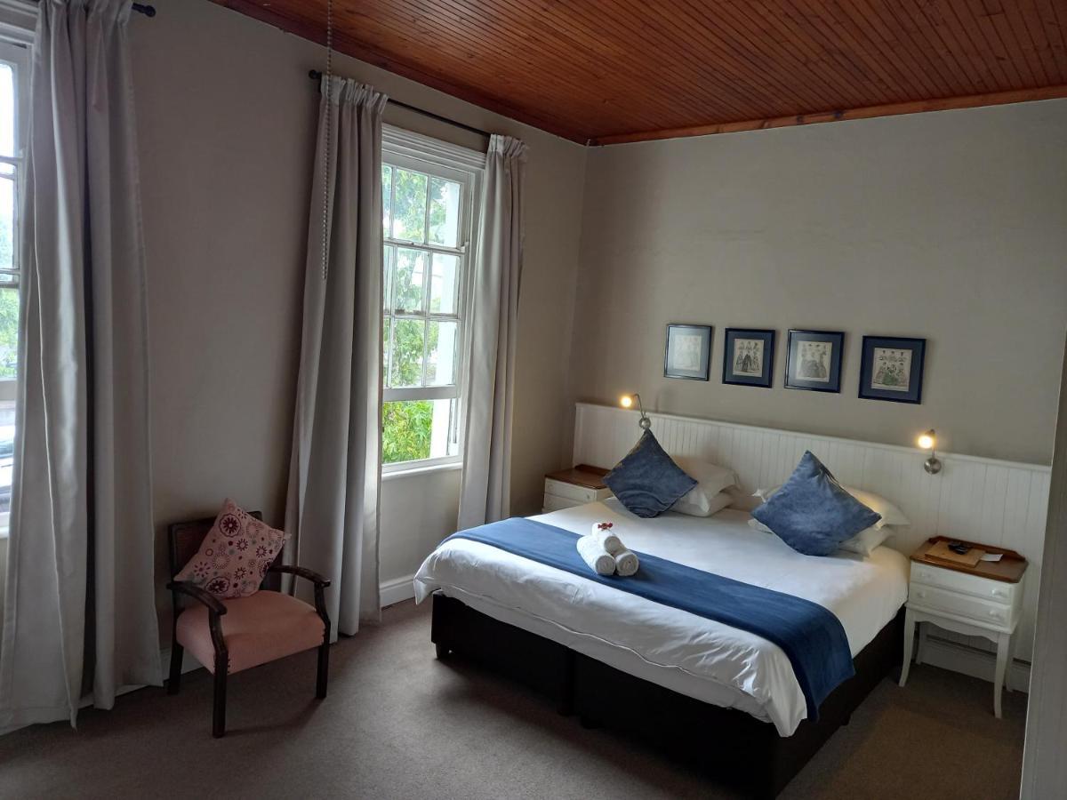 137 High Street Guest House เกรแฮมส์ทาวน์ ภายนอก รูปภาพ