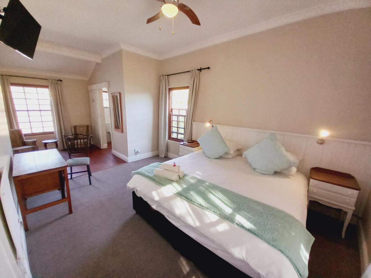 137 High Street Guest House เกรแฮมส์ทาวน์ ภายนอก รูปภาพ