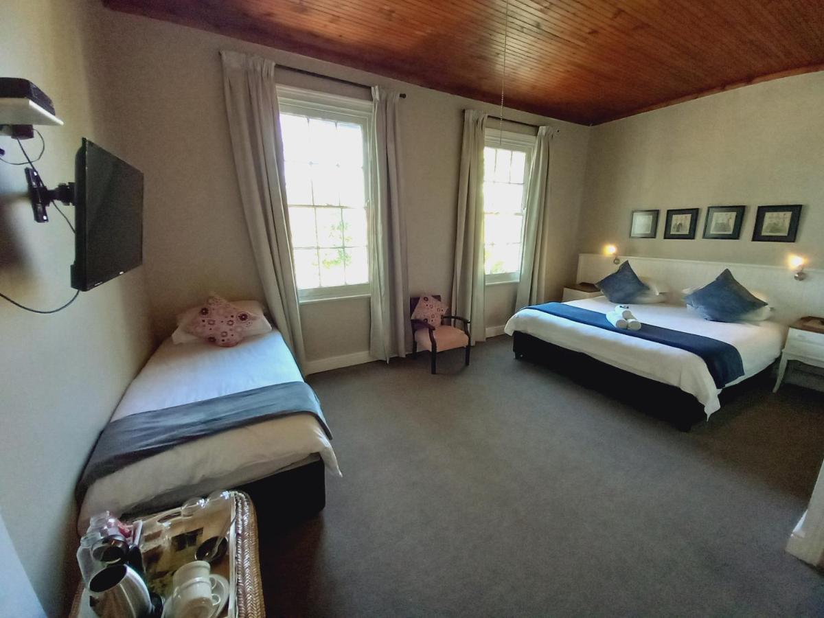 137 High Street Guest House เกรแฮมส์ทาวน์ ภายนอก รูปภาพ