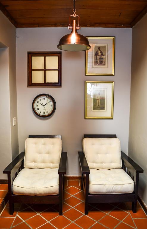 137 High Street Guest House เกรแฮมส์ทาวน์ ภายนอก รูปภาพ