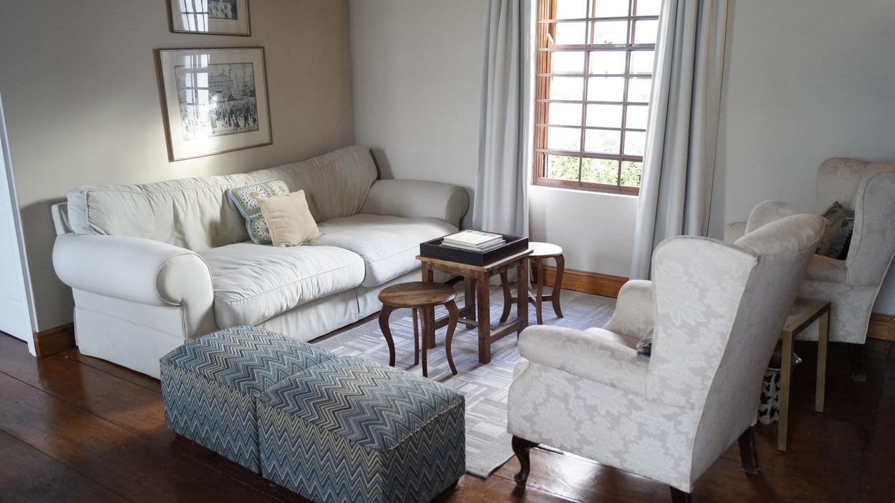 137 High Street Guest House เกรแฮมส์ทาวน์ ภายนอก รูปภาพ